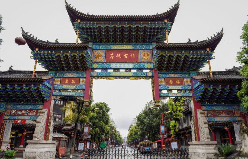小镇惊魂